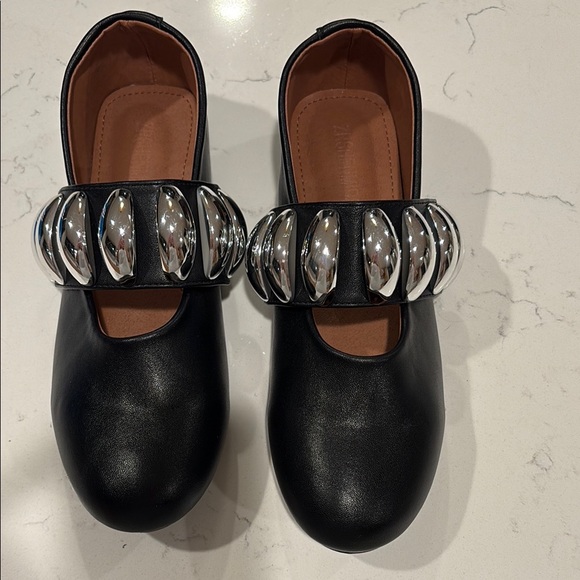 Raboesy Shoes - Raboesy black ballet flats with silver embellishments - never worn size 39